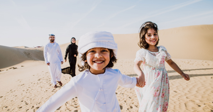 Dubai Courts Notary Public Vs. Private Notary — Which One Wins?