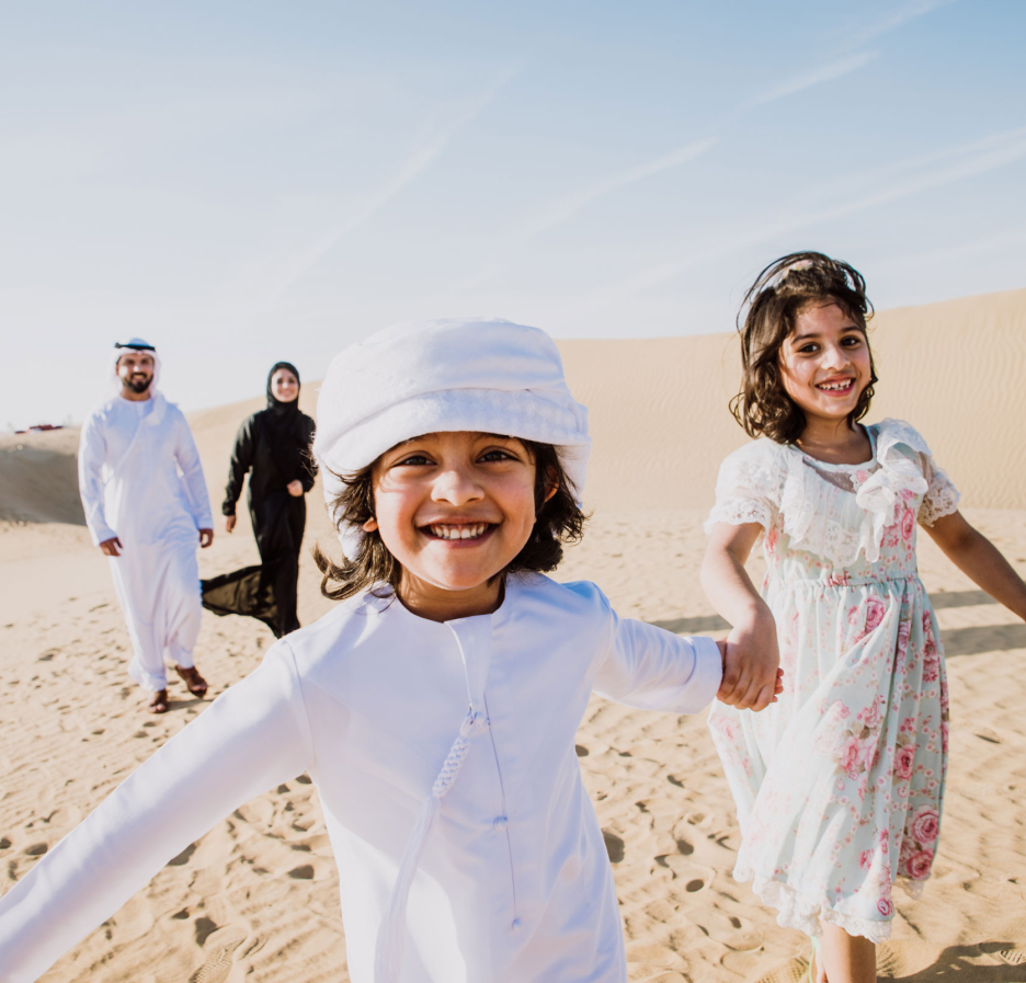 Dubai Courts Notary Public Vs. Private Notary — Which One Wins?